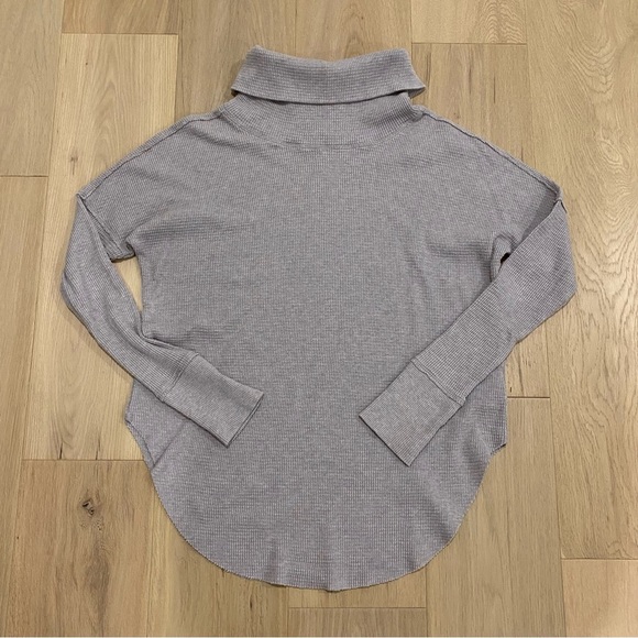 Aritzia | TNA Brown Waffle Knit Turtleneck 🤎 - Picture 1 of 5